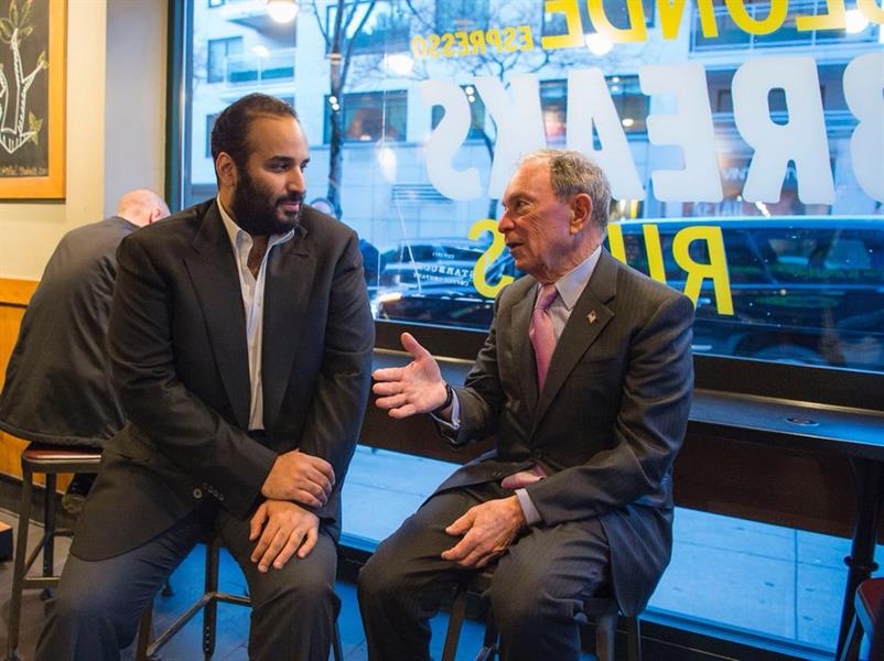 بعيداً عن الرسميات والبروتوكولات.. صور لولي العهد في 