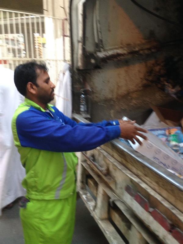 إحباط توزيع كميات من الدجاج الفاسد مجهول المصدر بمكة المكرمة (صور)