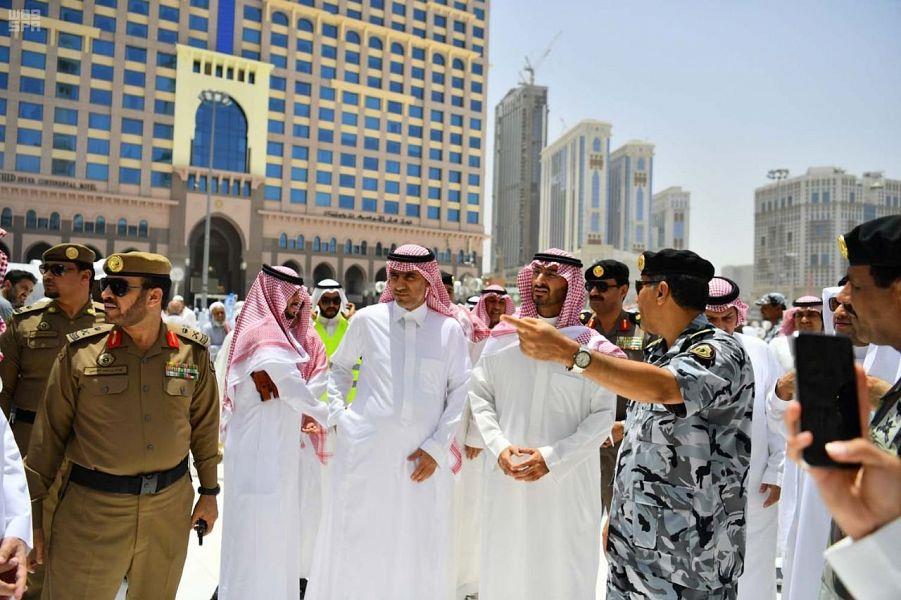 نائب أمير مكة يتفقّد المسجد الحرام.. ويوجّه بتشكيل فريق عمل للعناية الفورية بالمعتمرين في رمضان نائب أمير مكة يتفقّد المسجد الحرام.. ويوجّه بتشكيل فريق عمل للعناية الفورية بالمعتمرين في رمضان
