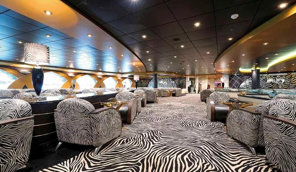  وصول ثاني فندق عائم إلى الدوحة