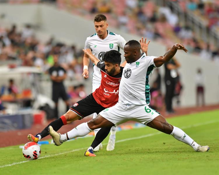 مباراة الأهلي والرائد