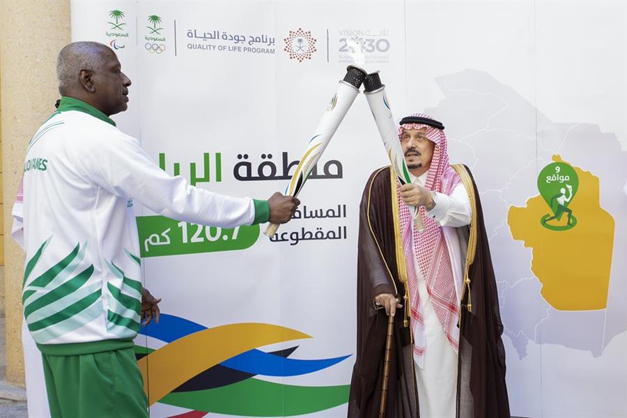 أمير منطقة الرياض يتسلم شعلة دورة الألعاب السعودية 2022 أمير منطقة الرياض يتسلم شعلة دورة الألعاب السعودية 2022