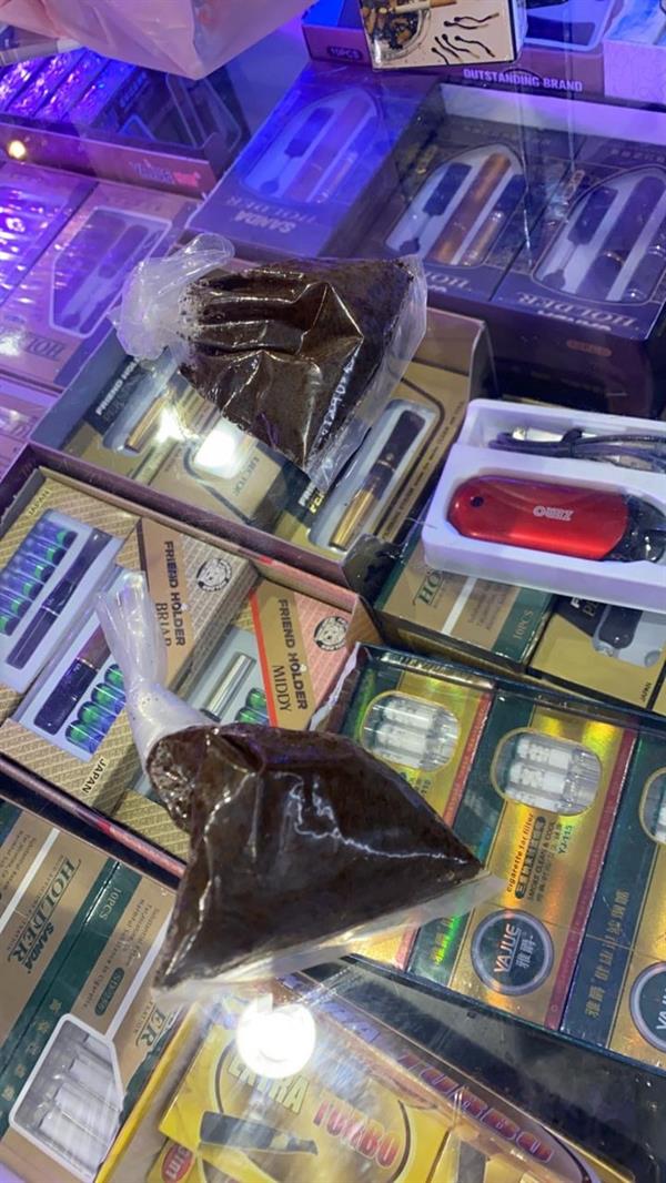 ضبط بيت شعبي حولته عمالة لمستودع لصناعة المعسل والجراك ضبط بيت شعبي حولته عمالة لمستودع لصناعة المعسل والجراك