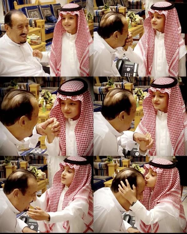 صور عفوية للملك سلمان مع حفيده الأمير عبدالعزيز بن خالد صور عفوية للملك سلمان مع حفيده الأمير عبدالعزيز بن خالد