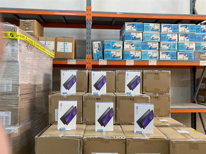 صور.. تسليم أكثر من 1500 جهاز لوحي لطلاب برنامج "تكافل" بتبوك