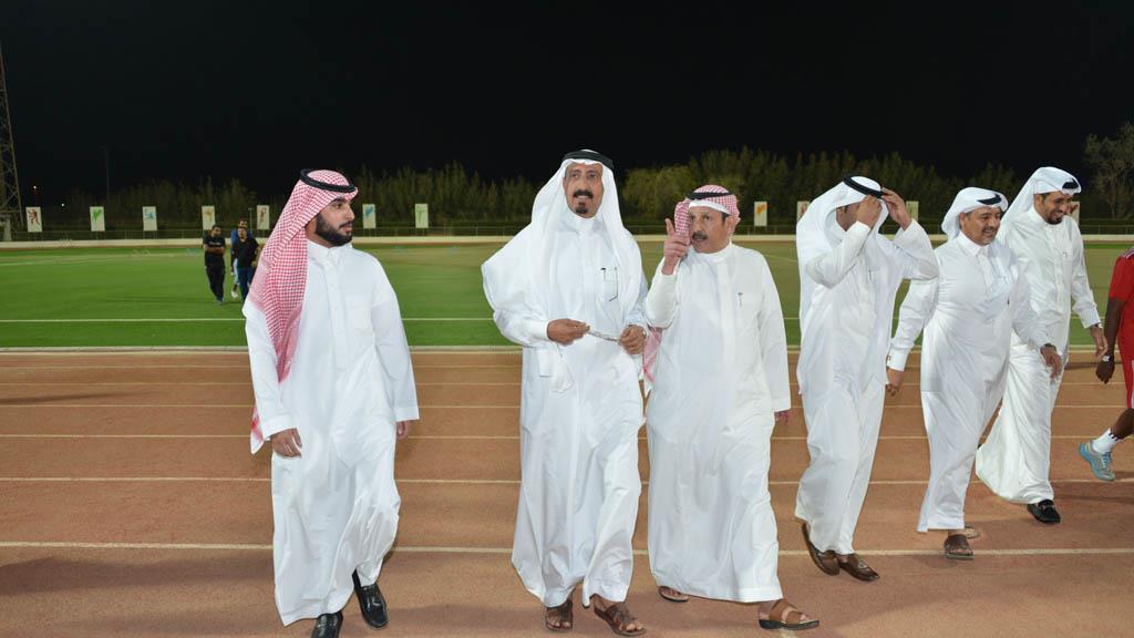 بالصور .. رئيس نجران يتجول في منشآت وملاعب الحرس الوطني بالصور .. رئيس نجران يتجول في منشآت وملاعب الحرس الوطني