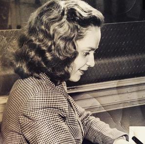 بعد 75 عامًا.. أمريكية تحصل على الثانوية العامة في عيد ‏ميلادها الـ93