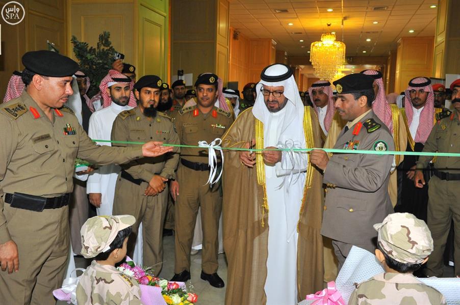 أمير منطقة حائل يدشن الزي الجديد للدوريات الأمنية ويفتتح المعرض التوعوي لأسبوع المرور الخليجي
