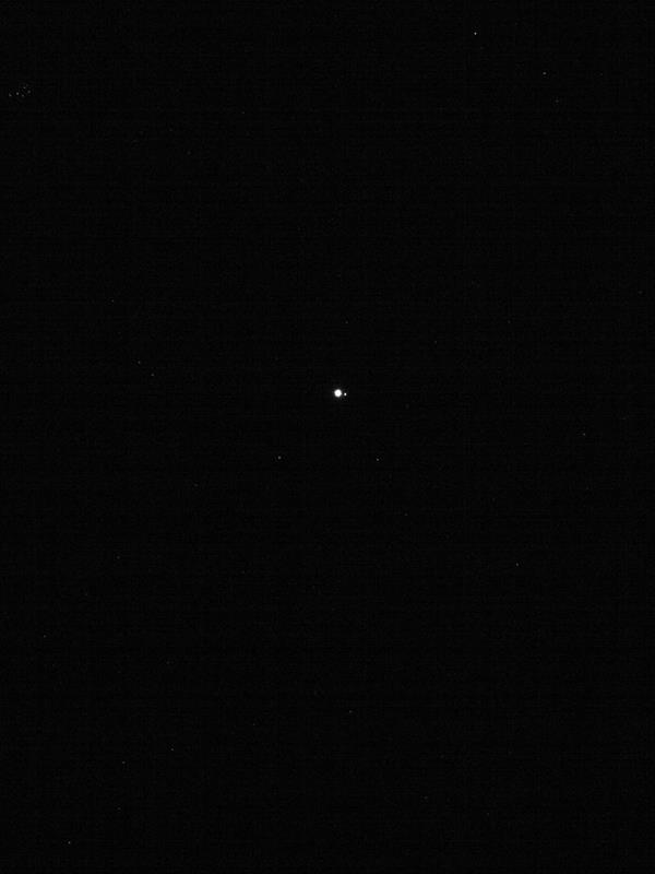 الأرض من مسافة 65 مليون كلم (صورة)