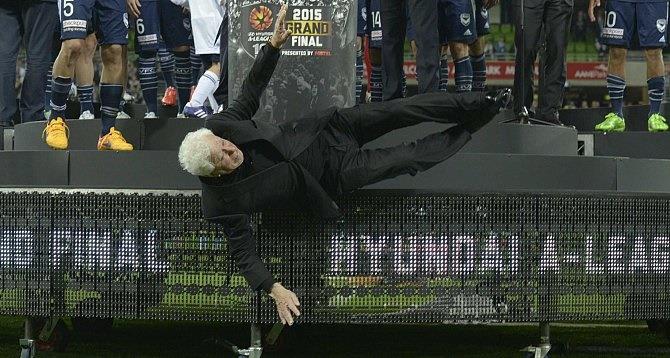 فرانك لوي رئيس الاتحاد الاسترالي