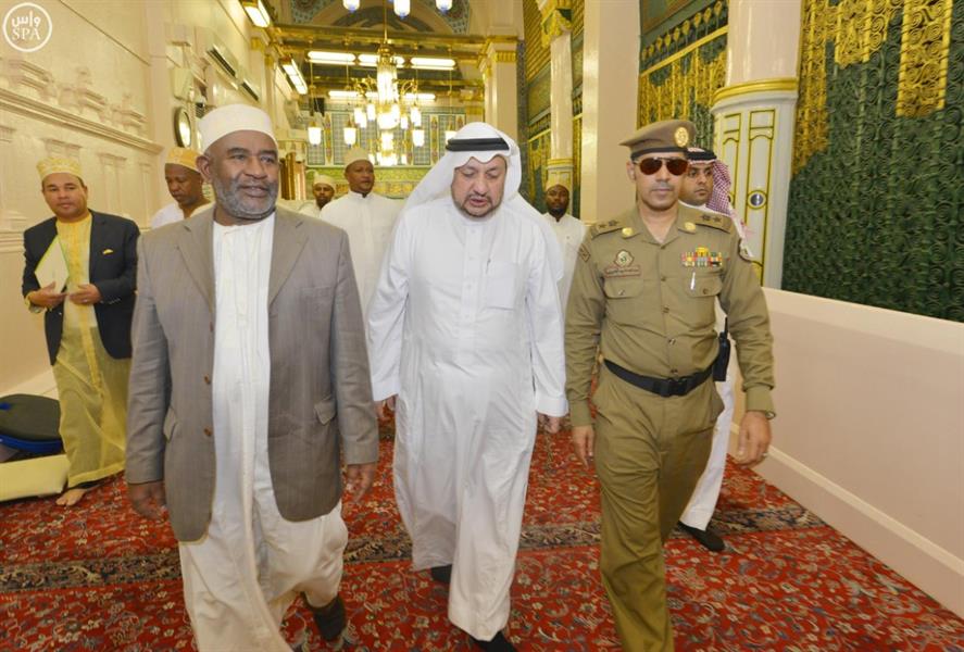 رئيس جمهورية القمر المتحدة يزور المسجد النبوي