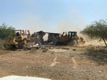  إزالة تعديات بمساحة نصف مليون متر بمحافظة بيش وتسليمها للبلدية 