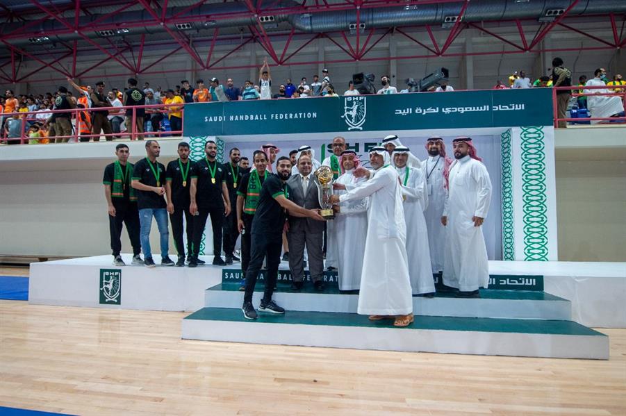 النور ينتزع بطولة نخبة كبار اليد