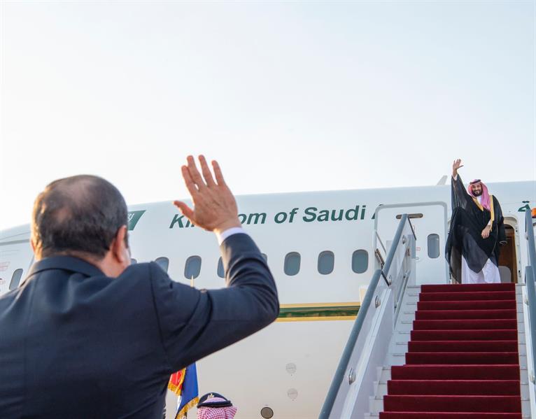 ولي العهد يغادر القاهرة