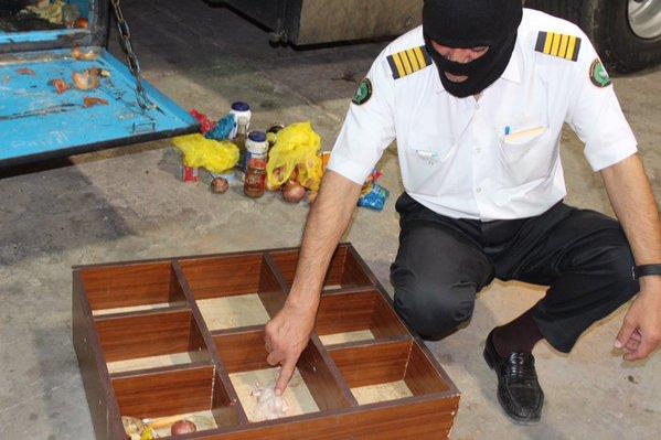 بالصور.. جمرك الحديثة يحبط محاولة تهريب 150 ألف حبة مخدرة بالصور.. جمرك الحديثة يحبط محاولة تهريب 150 ألف حبة مخدرة