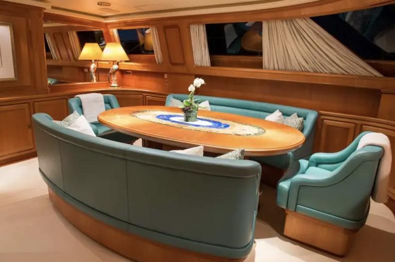  يخت فاخر استضاف مليارديرات ومشاهير للبيع مقابل 11 مليون دولار