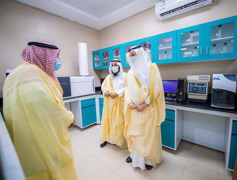 بتكلفة 100 مليون ريال.. أمير القصيم يدشن مستشفى الإبل في بريدة بتكلفة 100 مليون ريال.. أمير القصيم يدشن مستشفى الإبل في بريدة