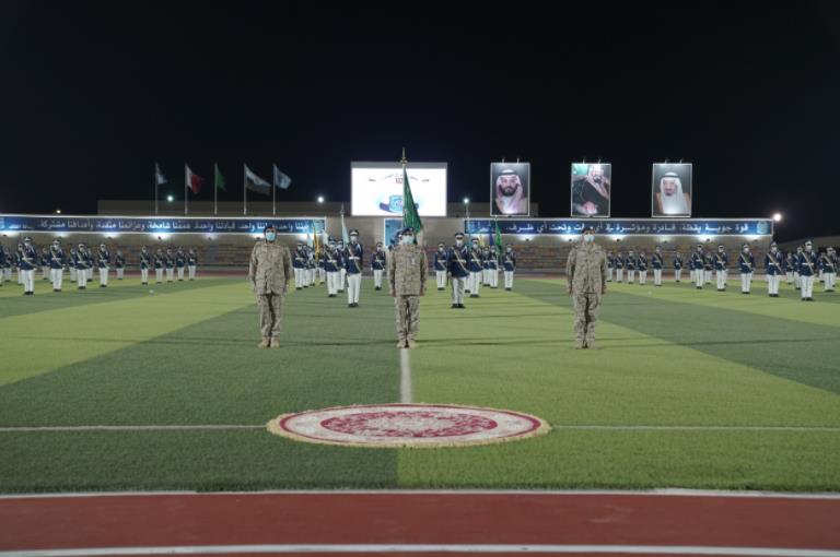 قائد معهد الدراسات الفنية يرعى تخريج الدورة قائد معهد الدراسات الفنية يرعى تخريج الدورة