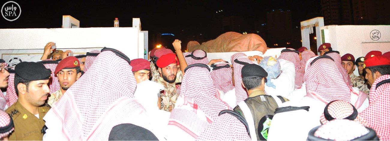 تشييع سعود الفيصل في مقبرة العدل بمكة