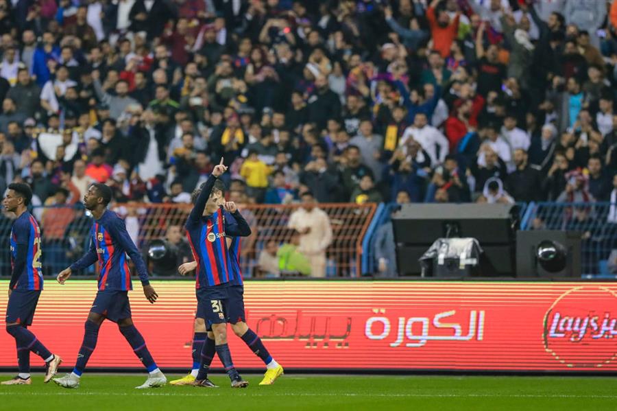 ريال مدريد وبرشلونة 