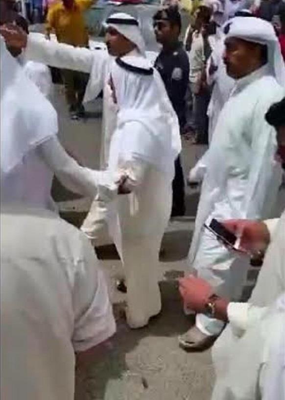 صور ترصد مشاعر أمير الكويت أثناء تفقده لمسجد الإمام الصادق