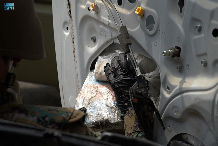 إحباط تهريب 3.3 طن من القات وكميات من المواد والأقراص المخدرة والإطاحة بـ80 متهماً 