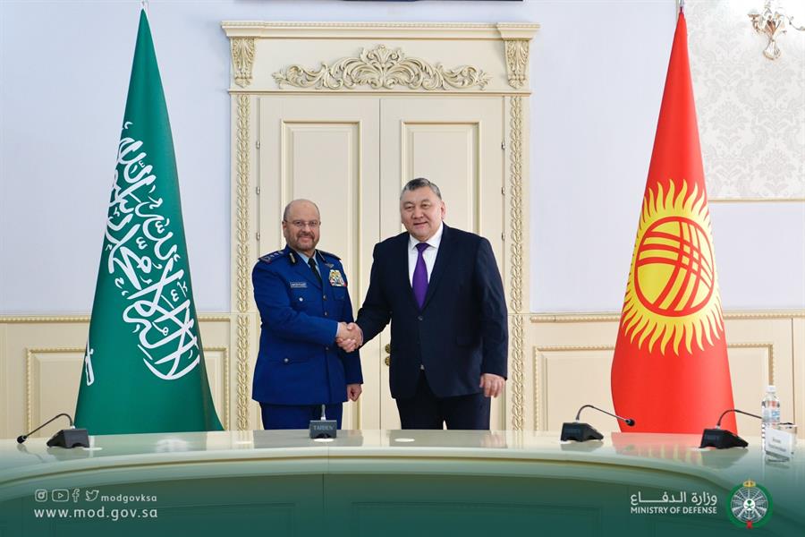 رئيس هيئة الأركان يلتقي وزير خارجية قيرغيزستان وأمين مجلس الأمن رئيس هيئة الأركان يلتقي وزير خارجية قيرغيزستان وأمين مجلس الأمن