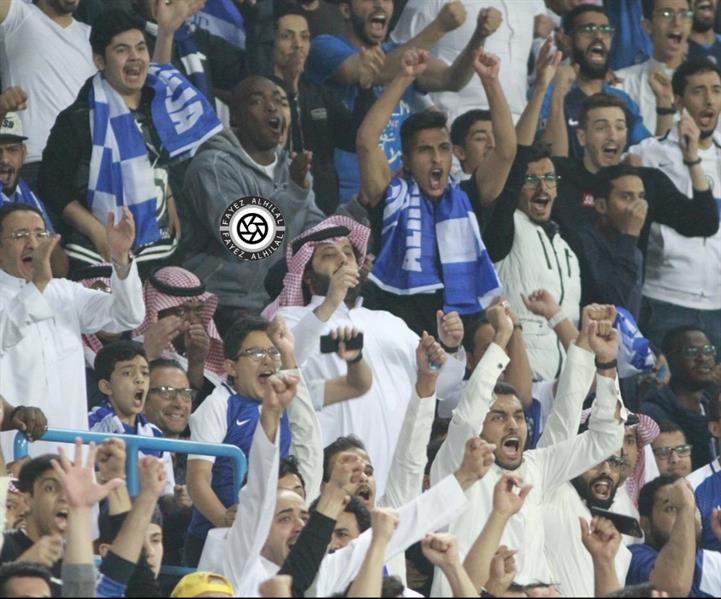 الجابر يكشف سر حضور آل الشيخ ضمن الجماهير.. ويعلق على صورته: تتوقعون سوى حركة الموج؟