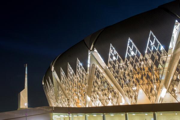 تدشين ملعب الجوهرة