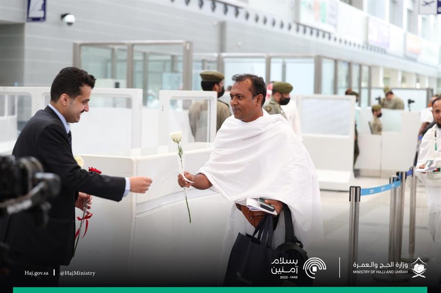 مطار الملك عبد العزيز الدولي بجدة يستقبل أول رحلة للحجاج القادمين من جمهورية بنغلاديش مطار الملك عبد العزيز الدولي بجدة يستقبل أول رحلة للحجاج القادمين من جمهورية بنغلاديش