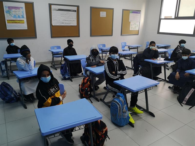 المدارس تستقبل طلاب الابتدائية ورياض الأطفال المدارس تستقبل طلاب الابتدائية ورياض الأطفال