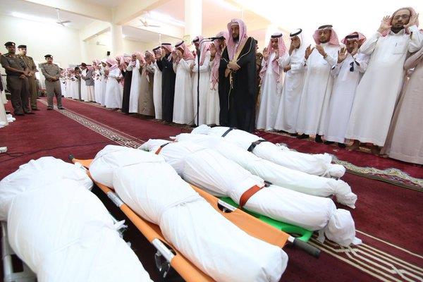 بالصور..  تشييع جثامين ضحايا حادث 