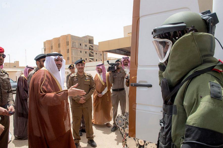 أمير القصيم يزور إدارة الأسلحة والمتفجرات بشرطة المنطقة