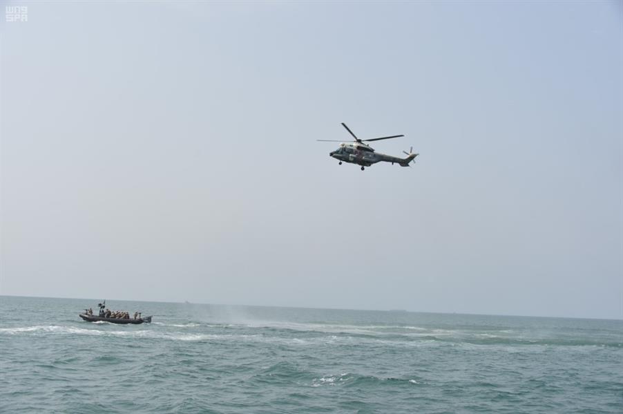شاهد.. صور من جهود القوات البحرية السعودية في التصدي للمعتدين
