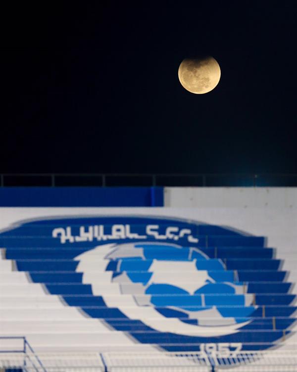 أخبار 24 شاهد خسوف جزئي للقمر في بعض مناطق المملكة