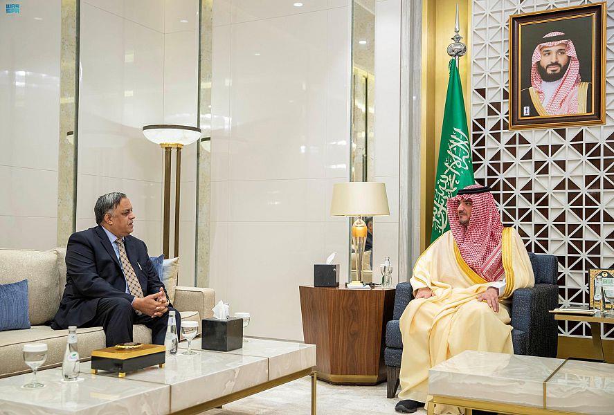 الأمير عبدالعزيز بن سعود يستقبل سفيري الهند والبرتغال الأمير عبدالعزيز بن سعود يستقبل سفيري الهند والبرتغال