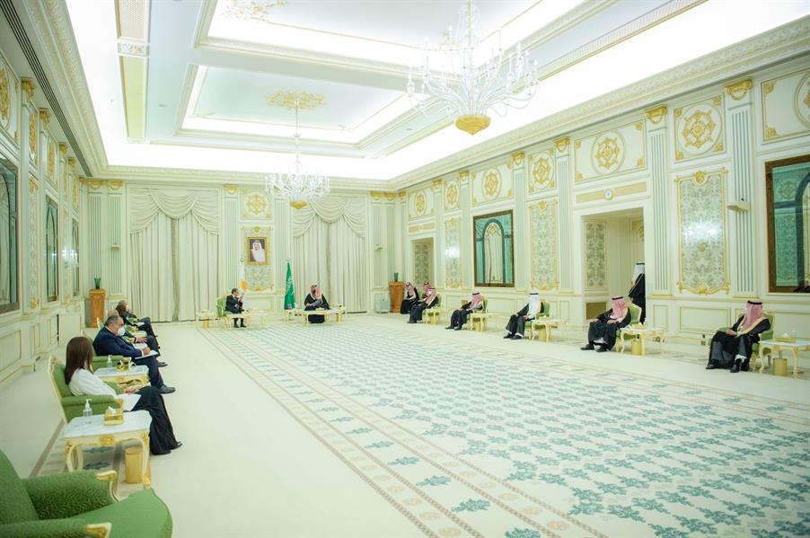 ولي العهد يستقبل رئيس جمهورية قبرص ويعقد معه جلسة مباحثات رسمية ولي العهد يستقبل رئيس جمهورية قبرص ويعقد معه جلسة مباحثات رسمية