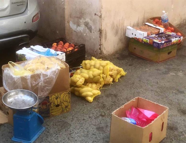 مصادرة نصف طن خضراوات وفواكه من الباعة الجائلين في مكة