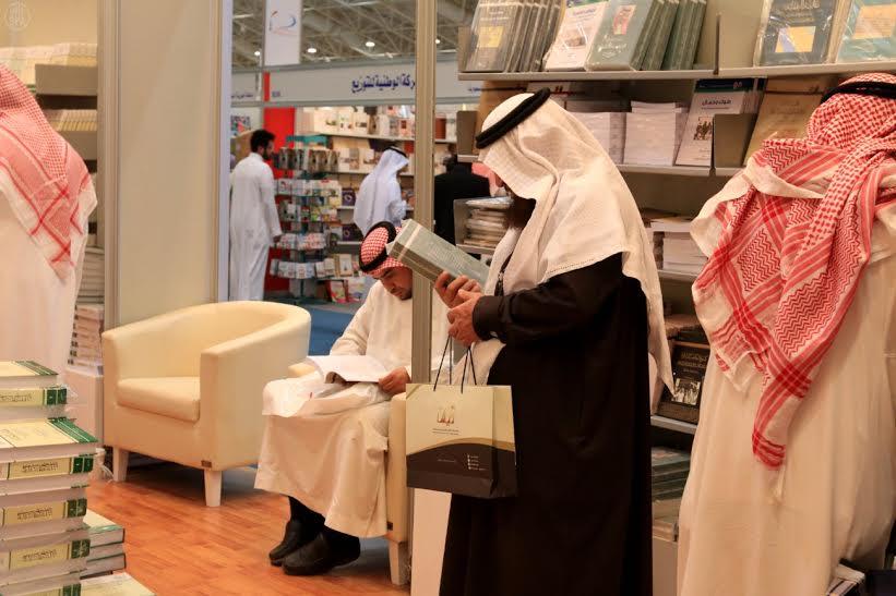  حضور كثيف في أول يومين لمعرض الرياض للكتاب