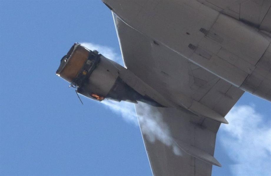 اشتعال محرك طائرة تحمل على متنها 231 راكباً بعد إقلاعها من مطار بأمريكا