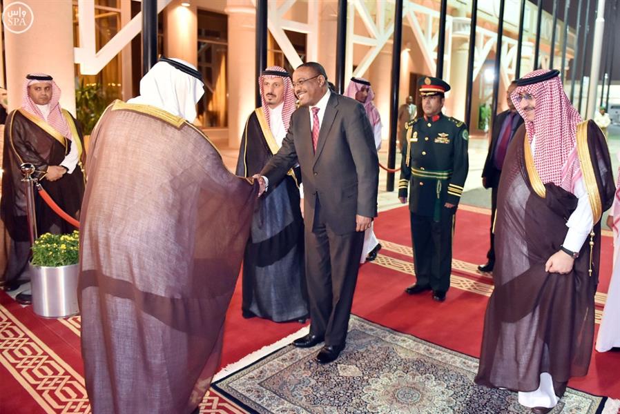 بالصور.. رئيس وزراء أثيوبيا يصل المملكة وولي العهد يقيم مأدبة عشاء له بالصور.. رئيس وزراء أثيوبيا يصل المملكة وولي العهد يقيم مأدبة عشاء له
