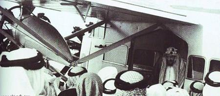 أول طائرة في المملكة مهداة للملك عبدالعزيز