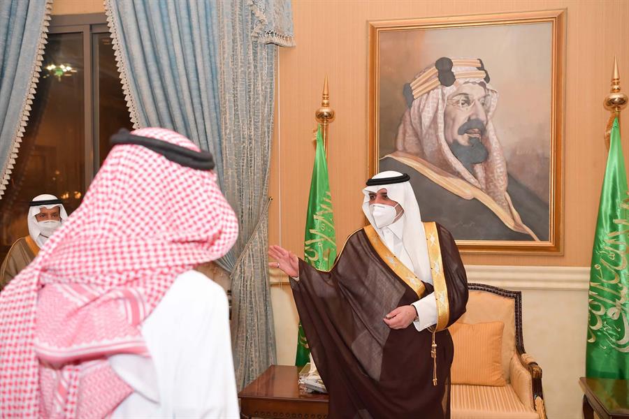 أخبار 24 أمير تبوك مستقبل ا العمراني الذي تنازل عن قات ل ابنه أنت خير مثال للمواطن السعودي