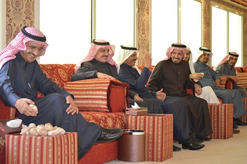 امير الرياض في زيارة سعود الدويش