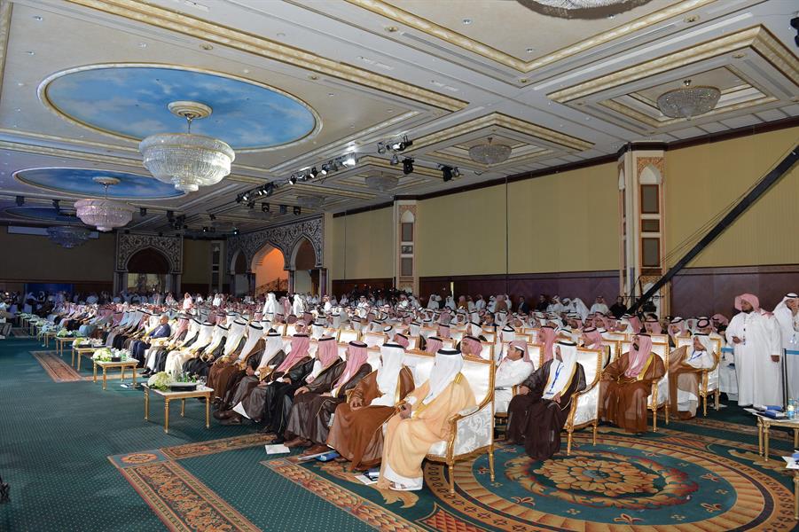 افتتح صاحب السمو الملكي الامير سعود بن نايف بن عبدالعزيزمنتدى الاحساء للإستثمار والمنعقد 