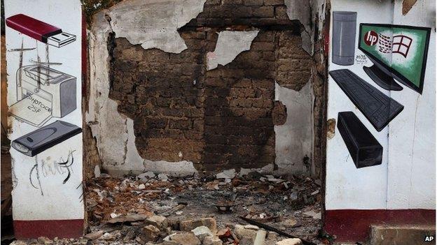 تعرضت كثير من متاجر المسلمين للنهب