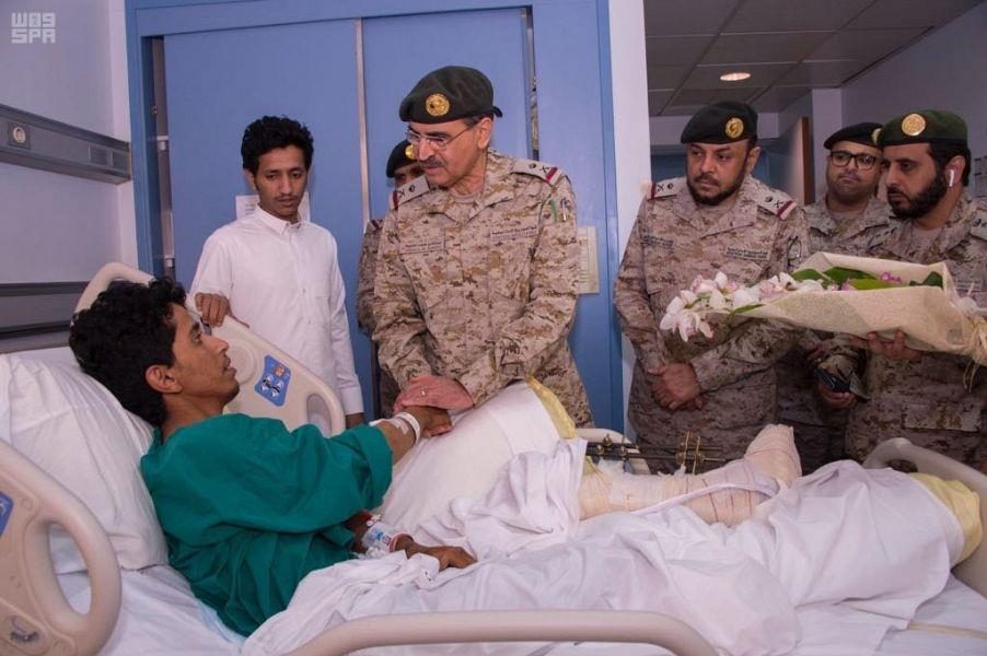 قائد قوة الصواريخ الاستراتيجية يشيد ببطولات منسوبي القوات المسلحة في الحد الجنوبي