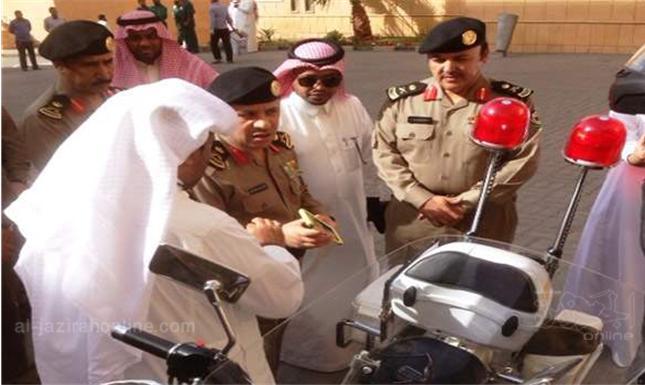 نجم تستخدم دراجات نارية