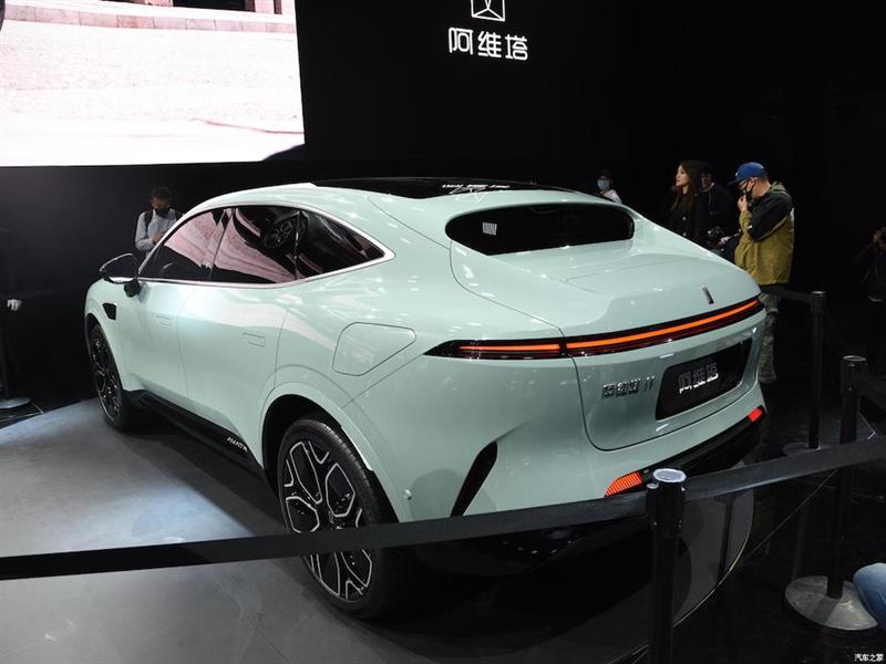 حقائق وأرقام عن سيارة هواوي الكهربائية الجديدة (صور)