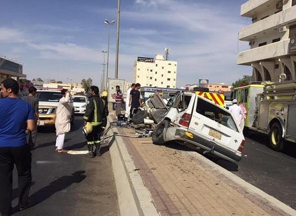 بالصور.. دورية شرطة تشارك في حادث مروري مروع بتبوك